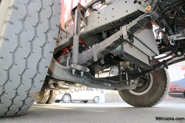 Sinotruk HOWO Tongshuai 154 hp 4X2(6 wheels) 4.15m single-row stake truck Chassis (1) | 86Trucks