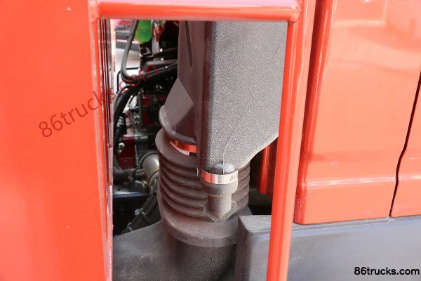 Sinotruk HOWO Tongshuai 154 hp 4X2(6 wheels) 4.15m single-row stake truck Body (1) | 86Trucks