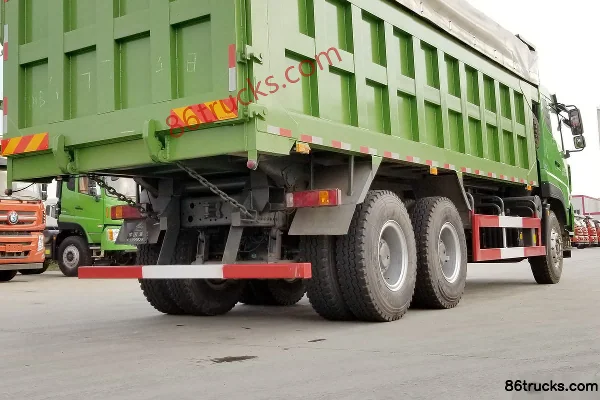 Sinotruk Wangpai W5G Heavy Truck 380 hp 6X4(10 wheels) 6.8m Dump Truck Cab (2) | 86Trucks