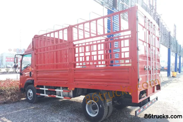 Dayun Aopuli 170 hp 4X2(6 wheels) 4.18m Single Row Stake Truck Exterior (3) | 86Trucks