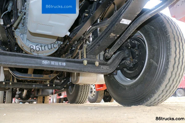 FAW Jiefang J6M heavy truck 280hp 6X2(8 wheels) 9.35m van cargo truck Chassis (3) | 86Trucks