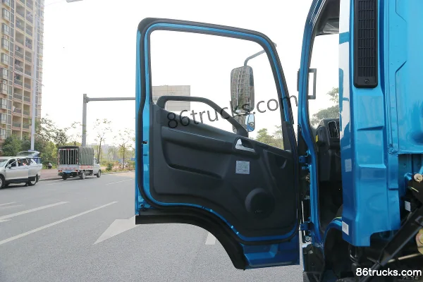 FAW Jiefang J6F 130hp 4X2(6 wheels) 4.21m single-row light truck chassis (6-speed) Cab (1) | 86Trucks