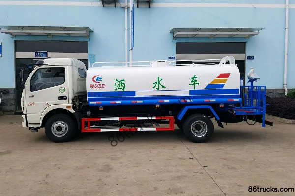 Dongfeng Duolika D7 156hp 4X2(6 wheels) Green Spraying Truck (Chengliwei Brand) Exterior (3) | 86Trucks