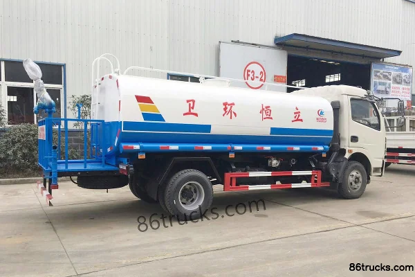 Dongfeng Duolika D6 150hp 4X2(6 wheels) Green Sprinkler Truck (Chengliwei Brand) Exterior (3) | 86Trucks