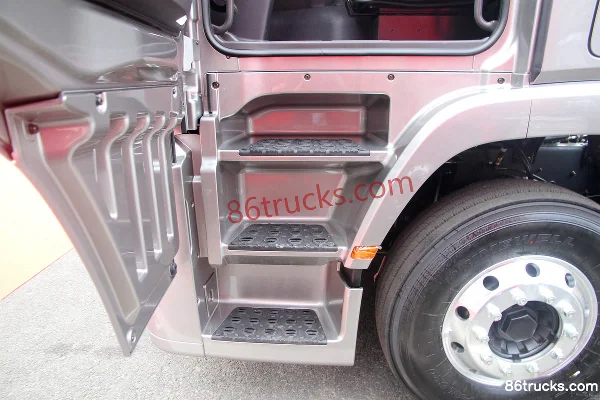 Hyundai Commercial Vehicle XCIENT Heavy Truck Cold Region 440hp 6X4(10 wheels) Tractor Truck Cab (1) | 86Trucks