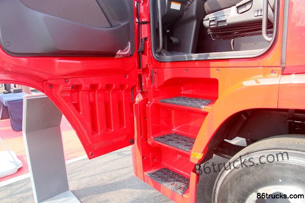 Hyundai Commercial Vehicle XCIENT Heavy Truck 2018 Model 480 hp 6X4(10 wheels) Tractor Truck Cab (1) | 86Trucks