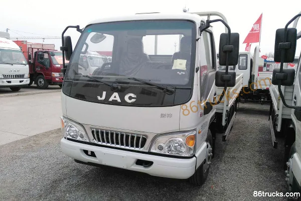 JAC Kangling 33 narrow body 115 hp 4X2(6 wheels) 4.18m single-row flatbed light truck Exterior (2) | 86Trucks