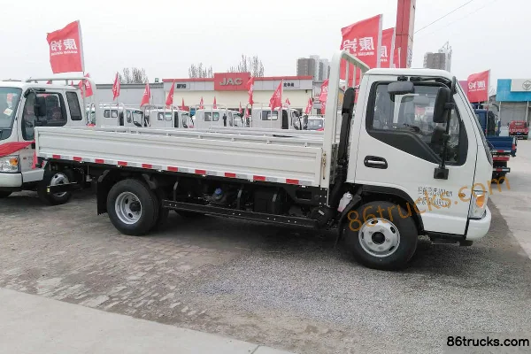 JAC Kangling 33 narrow body 115 hp 4X2(6 wheels) 4.18m single-row flatbed light truck Exterior (3) | 86Trucks