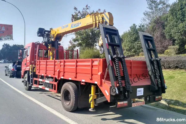 Dongfeng Zhuandi 180 hp 6X2(8 wheels) truck-mounted crane (Chengliwei brand) Exterior (3) | 86Trucks