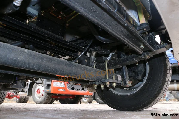 Dongfeng T3 (formerly Xiaobawang W) 110hp 4X2(6 wheels) Gasoline 2.5m Double Row Flatbed Mini Truck Chassis (3) | 86Trucks