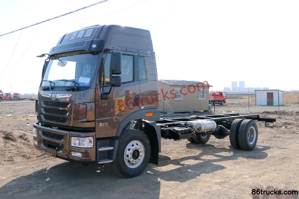 FAW Jiefang Qingdao Long VH Medium Truck 220 hp 4X2(6 wheels) 6.75m Stake Truck Exterior (3) | 86Trucks