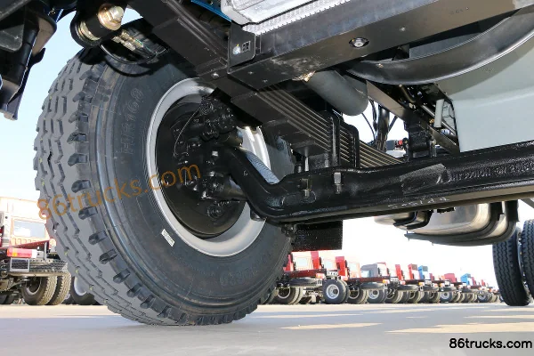 FAW Jiefang Qingdao Long V2.0 camion moyen 220 ch 4X2(6 roues) 7,8 m camion porteur à toit ouvrant (rapport de pont 4.444) Châssis (2) | 86T