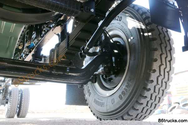 FAW Jiefang Qingdao Long VH Medium Truck 220 hp 4X2(6 wheels) 6.75m Stake Truck Chassis (3) | 86Trucks