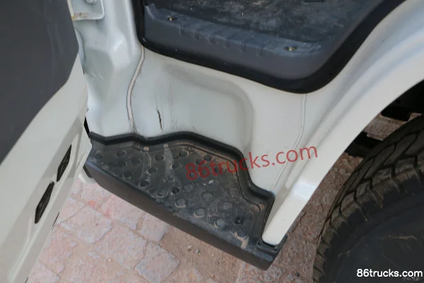 JMC Shunda Narrow Body Luxury Edition 116 hp 4X2(6 wheels) 3.32m Double Row Box Van Light Truck Cab (3) | 86Trucks