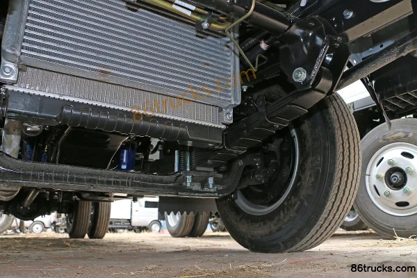 JAC Junling E3 95 hp 4X2(6 wheels) 3.85m One-and-a-Half Row Flatbed Light Truck Chassis (3) | 86Trucks