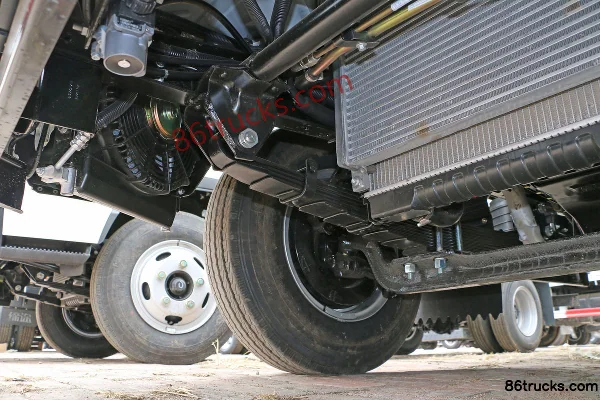 JAC Junling E3 95 hp 4X2(6 wheels) 3.85m One-and-a-Half Row Flatbed Light Truck Chassis (1) | 86Trucks