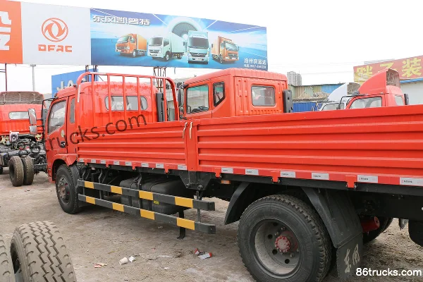 Dongfeng Captain K8 Zhiyue Edition 195 hp 4X2(6 wheels) 6.2m half-cab stake-side cargo truck (China VI) Exterior (3) | 86Trucks