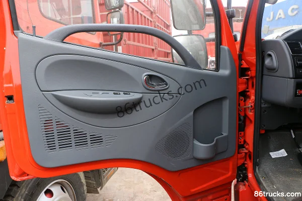 Dongfeng Captain K8 Zhiyue Edition 195 hp 4X2(6 wheels) 6.2m half-cab stake-side cargo truck (China VI) (1) | 86Trucks