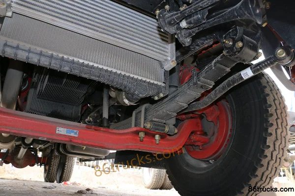 Dongfeng Captain K8 Zhiyue Edition 195 hp 4X2(6 wheels) 6.2m half-cab stake-side cargo truck (China VI) Chassis (3) | 86Trucks