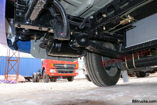 Dongfeng T5 1,5 L 110 ch 4X2(6 roues) petit camion à ridelles à cabine simple 3,4 m Châssis (2) | 86Trucks