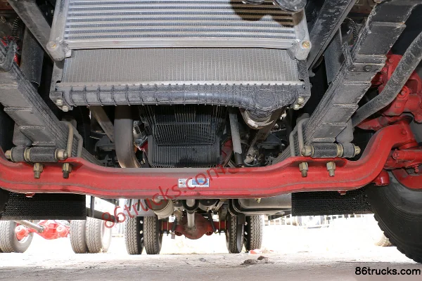 Dongfeng Captain K8 Zhiyue Edition 195 hp 4X2(6 wheels) 6.2m half-cab stake-side cargo truck (China VI) Chassis (1) | 86Trucks