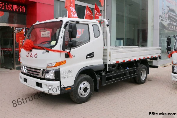 JAC Junling V6 156 hp 4X2(6 wheels) 3.905m Single Row Flatbed Light Truck Exterior (3) | 86Trucks