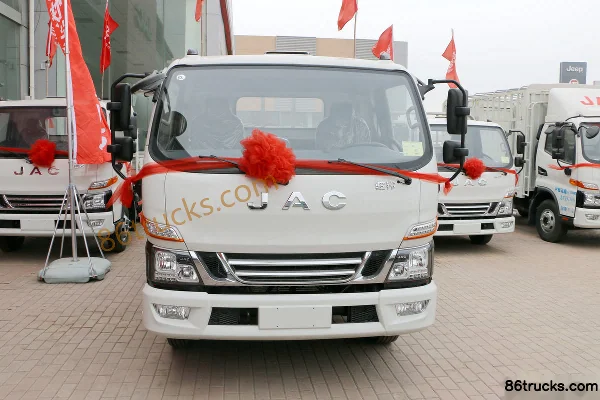 JAC Junling V6 156 hp 4X2(6 wheels) 3.905m Single Row Flatbed Light Truck Exterior (2) | 86Trucks