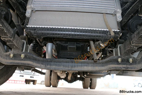 JAC Junling V7 154 ch 4X2(6 roues) 5,2 m camion léger à ridelles avec cabine avancée Châssis (2) | 86Trucks