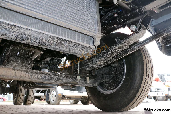 JAC Junling V6 156 hp 4X2(6 wheels) 3.905m Single Row Flatbed Light Truck Chassis (3) | 86Trucks