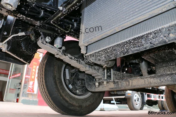 JAC Junling V6 156 hp 4X2(6 wheels) 3.905m Single Row Flatbed Light Truck Chassis (1) | 86Trucks