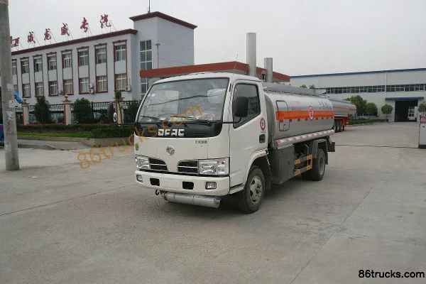 Dongfeng Jinba 90 ch 4X2(6 roues) camion léger (camion citerne à carburant) Extérieur
