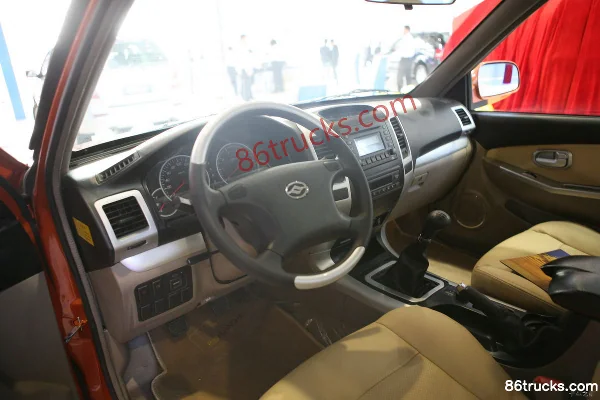 Huanghai Dachai Shen 2009 Luxe 2.4L essence 4x4(6 roues) double cab pickup Châssis (3) | 86Trucks