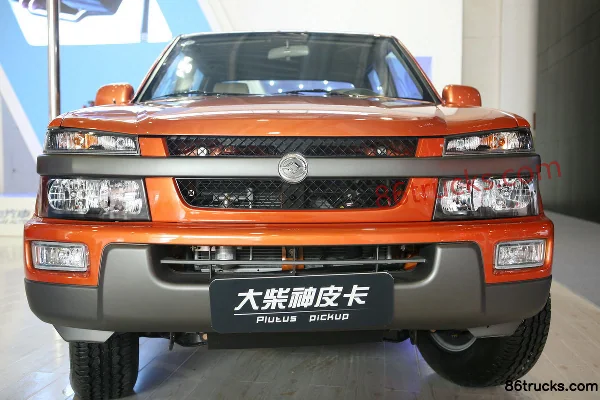 Huanghai Dachai Shen 2009 Luxe 2.4L essence 4x4(6 roues) double cab pickup Cabine (2) | 86Trucks
