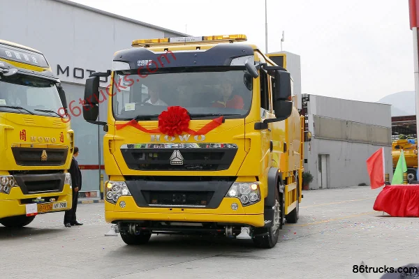 Sinotruk HOWO T5G 290 ch 4X2(6 roues) camion citerne de lavage de voirie 16 t (version portuaire) Extérieur (3) | 86Trucks