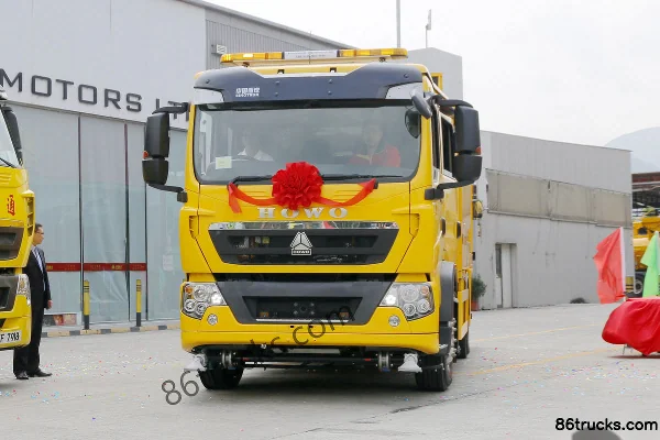Sinotruk HOWO T5G 290 ch 4X2(6 roues) camion citerne de lavage de voirie 16 t (version portuaire) Extérieur (2) | 86Trucks