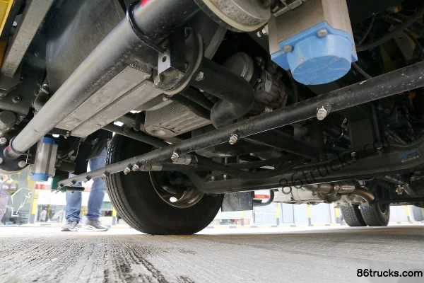Sinotruk HOWO T5G 290 ch 4X2(6 roues) camion citerne de lavage de voirie 16 t (version portuaire) Châssis (3) | 86Trucks