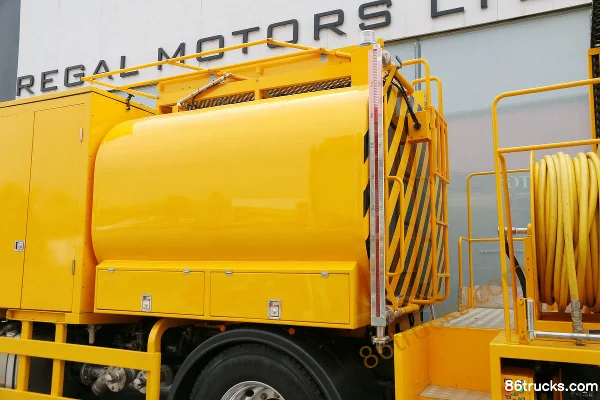 Sinotruk HOWO T5G 290 ch 4X2(6 roues) camion citerne de lavage de voirie 16 t (version portuaire) Carrosserie (1) | 86Trucks