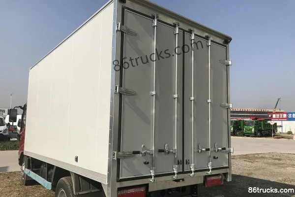 Tangjun Ouling Série K3 143 ch 4X2(6 roues) camion léger fourgon cabine simple 4,15 m (panneau en acier coloré) Extérieur (3) | 86Trucks