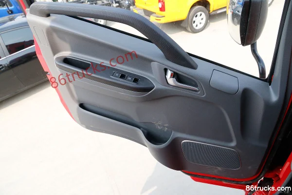 JAC Junling V9L 170hp 4X2(6 wheels) 6.8m semi-sleeper van cargo truck Cab (3) | 86Trucks
