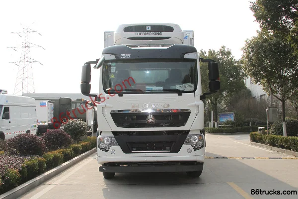 Sinotruk HOWO T5G 240 hp 6X2(8 wheels) 8.45m refrigerated truck (Kangfei brand) Exterior (2) | 86Trucks