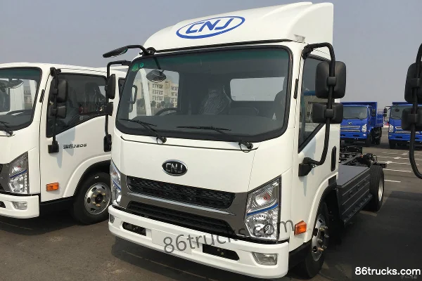 NanJun Ruiji 4.5T 4.15m pure electric van cargo truck 4X2(6 wheels) Exterior (2) | 86Trucks