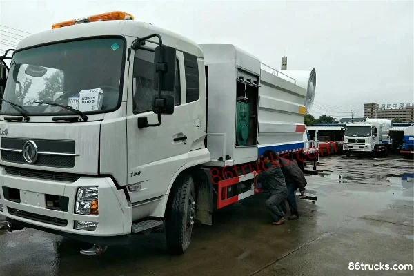 Dongfeng Commercial Vehicle Tianjin 180hp 4X2(6 wheels) Multi-function Dust Suppression Truck (Chengliwei Brand) Exterio