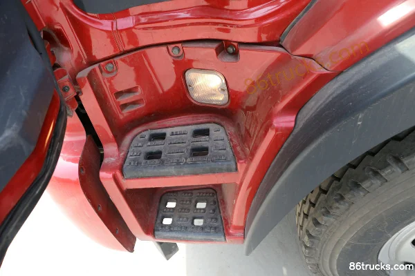 Foton Ruivo Medium Truck 168hp 4X2(6 wheels) 6.7m Grating Cargo Truck Cab (2) | 86Trucks