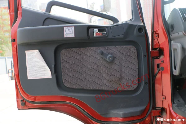 Foton Ruivo Medium Truck 168hp 4X2(6 wheels) 6.7m Grating Cargo Truck Cab (1) | 86Trucks