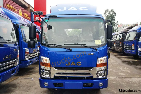 JAC Shuailing Q3 120hp 4X2(6 wheels) 3.145m Double Row Stake Light Truck Exterior (3) | 86Trucks