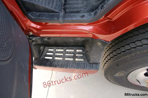 Foton Times M3 110 hp 4X2(6 wheels) 3.8m semi-row stake truck Cab (3) | 86Trucks