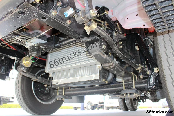 Kama Kaijie 143hp 4X2(6 wheels) 4.63m single-row flatbed light truck Chassis (2) | 86Trucks