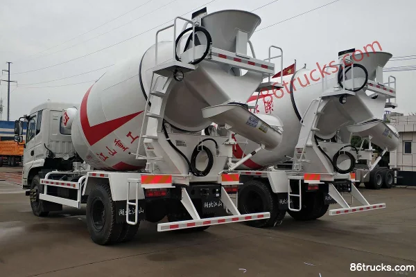 Dongfeng Special Chassis Series 160hp 4X2(6 wheels) 3.1m³ Concrete Mixer Truck Exterior (2) | 86Trucks