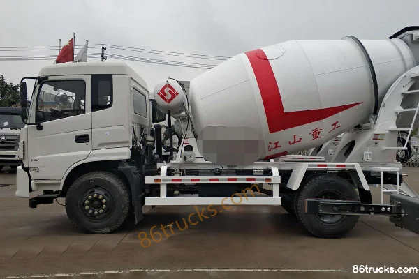Dongfeng Special Chassis Series 160hp 4X2(6 wheels) 3.1m³ Concrete Mixer Truck Exterior (3) | 86Trucks