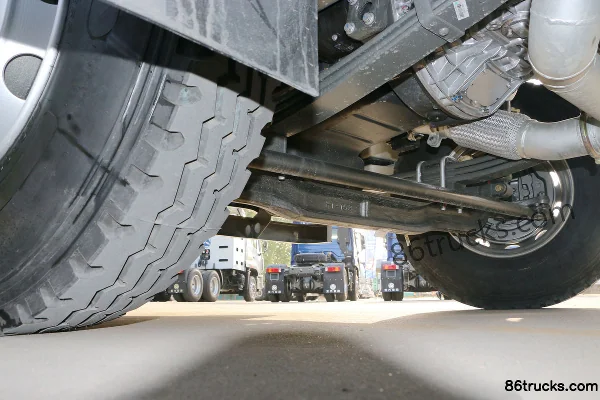 Sinotruk Haohan J6G poids lourd 380 ch 8X4(12 roues) 9,5 m camion porteur à ridelles Châssis (2) | 86Trucks